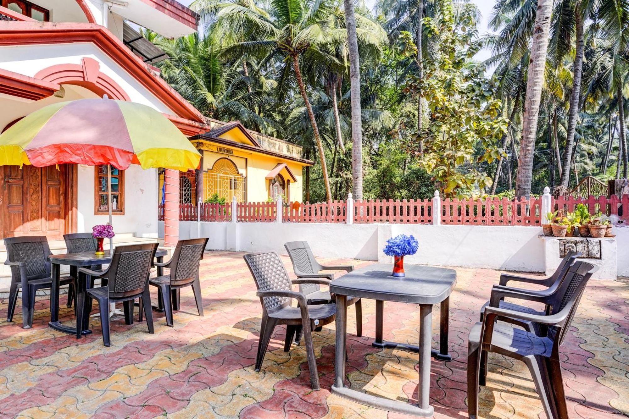 Oyo Flagship Triple Beach Guest House Benaulim Luaran gambar