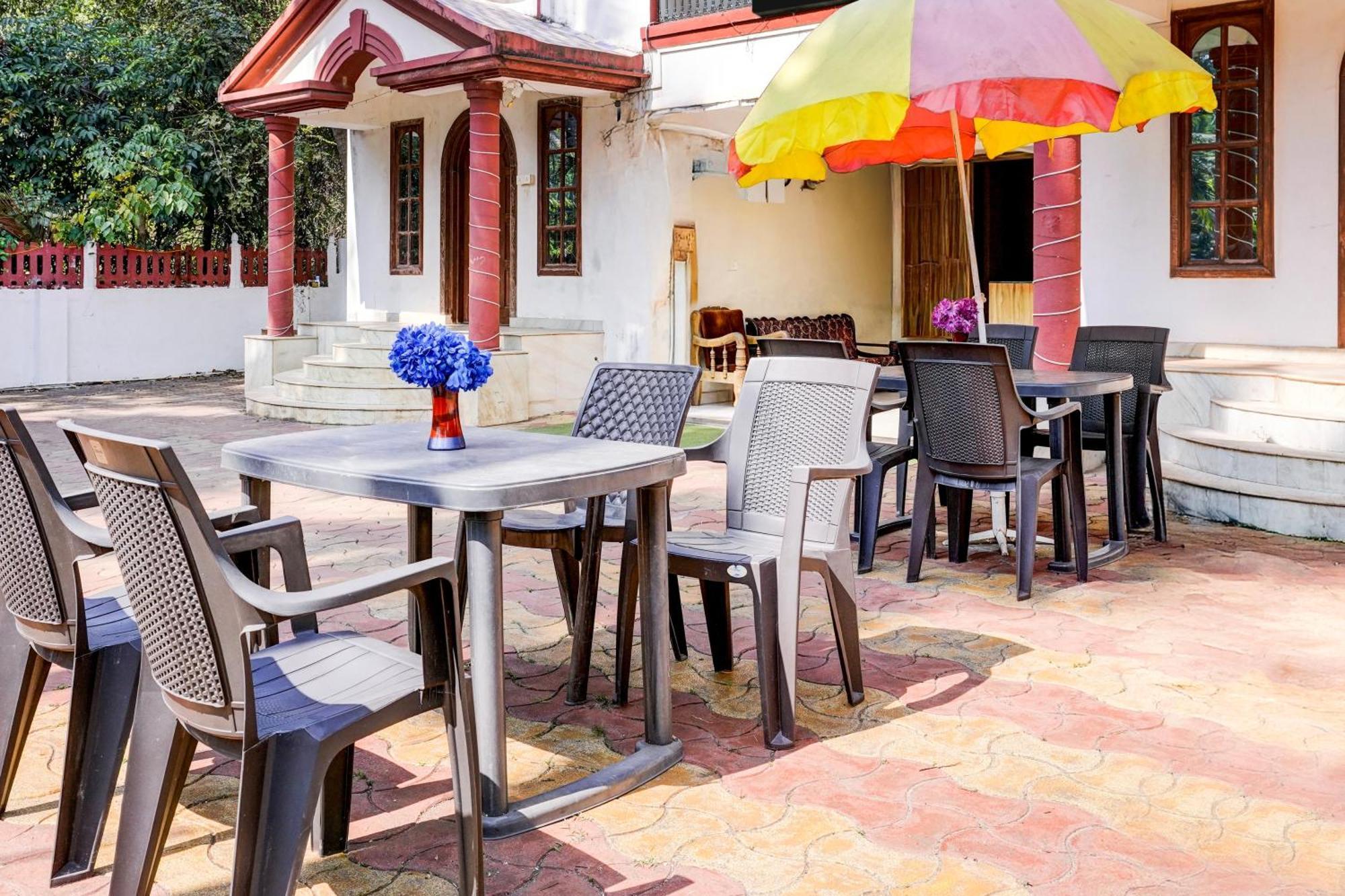 Oyo Flagship Triple Beach Guest House Benaulim Luaran gambar