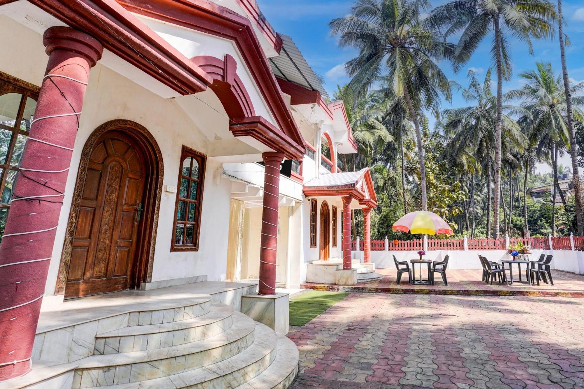 Oyo Flagship Triple Beach Guest House Benaulim Luaran gambar